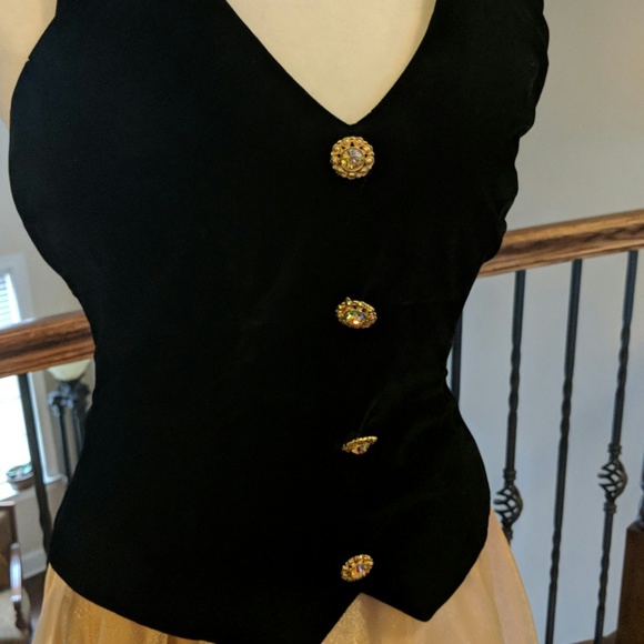 A black and gold Te Rez dress in a size 6 - Picture 2 of 4